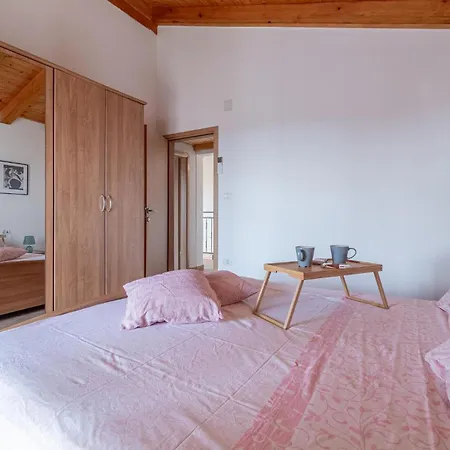Amazing In With Kitchen