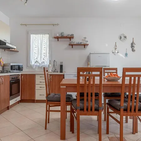 Amazing In With Kitchen Holiday home