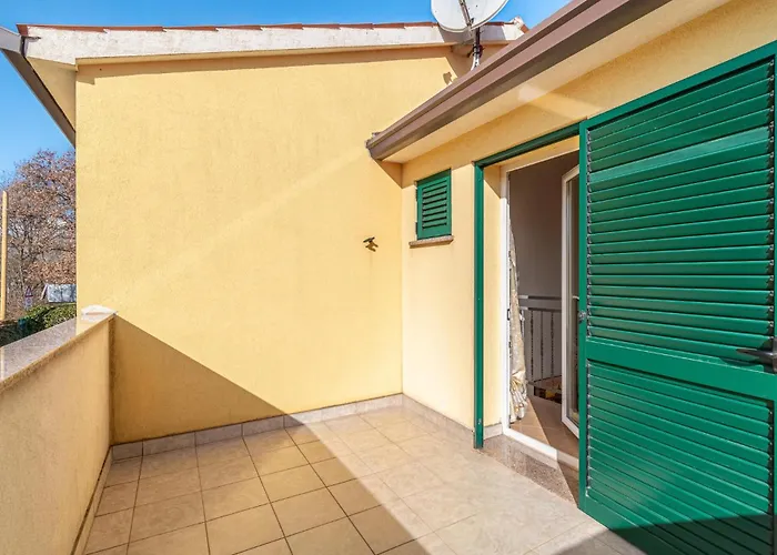 Feriehus Amazing In With Wifi Nedeščina