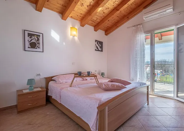 Feriehus Amazing In With Wifi